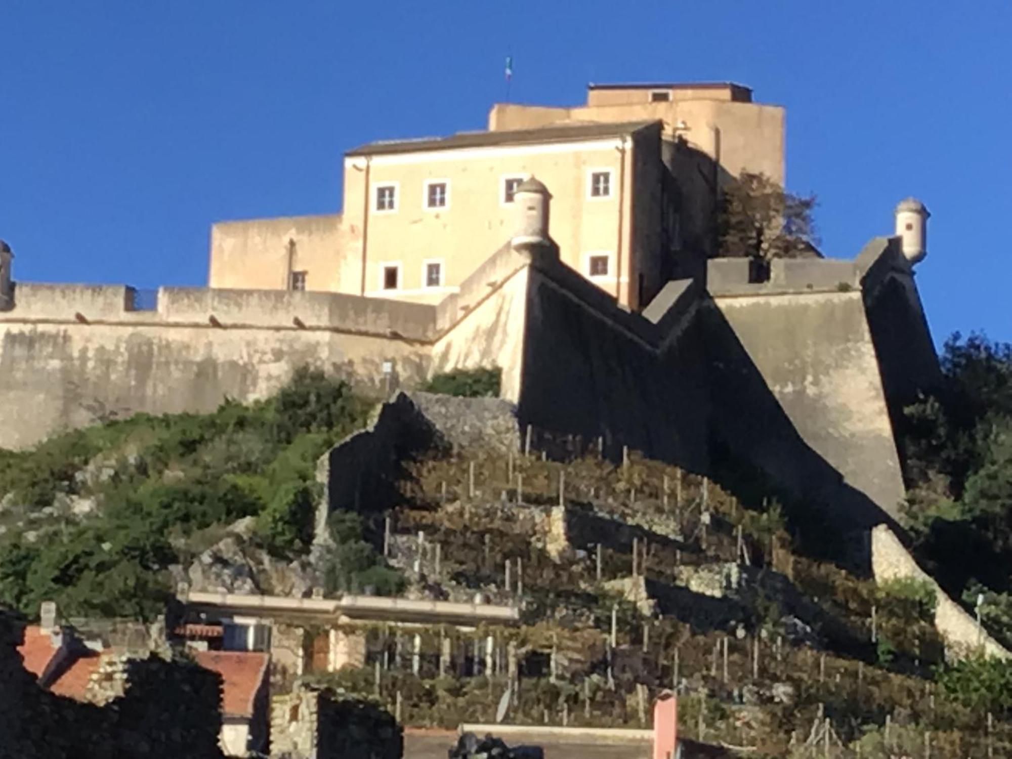 Casa Luigia Rooms Mtb In Finalborgo Bike Room Tour Ebike Trekking Finale Ligure Extérieur photo