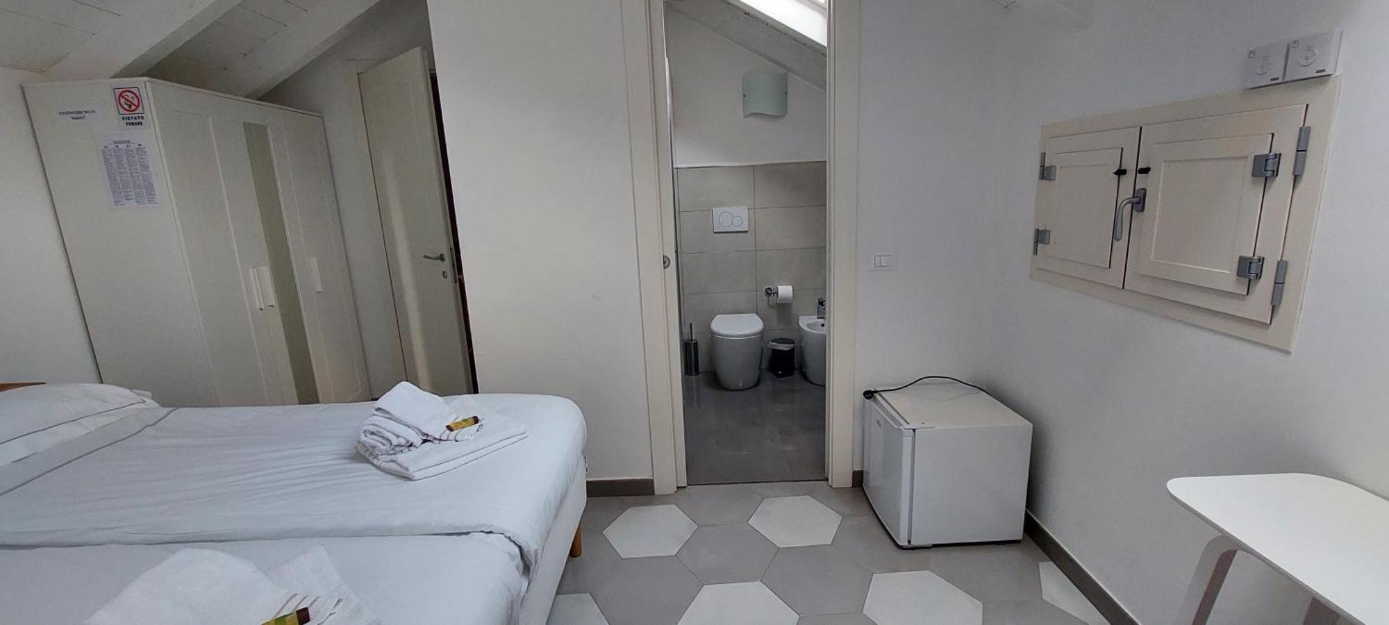 Casa Luigia Rooms Mtb In Finalborgo Bike Room Tour Ebike Trekking Finale Ligure Extérieur photo