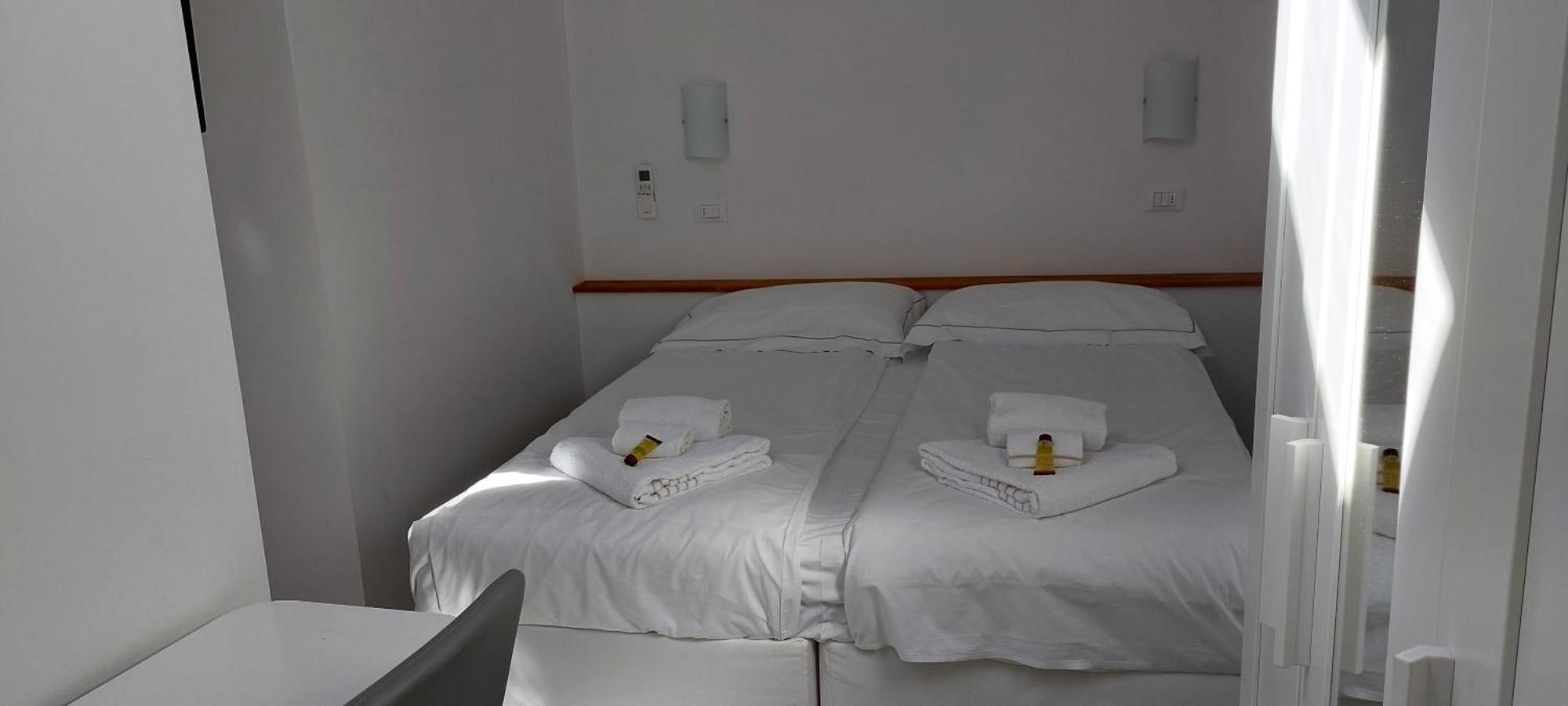 Casa Luigia Rooms Mtb In Finalborgo Bike Room Tour Ebike Trekking Finale Ligure Extérieur photo
